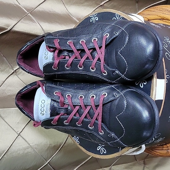 EUC- Ecco Unisex Leather Wingtip Lace Up Sneakers - Picture 4 of 11